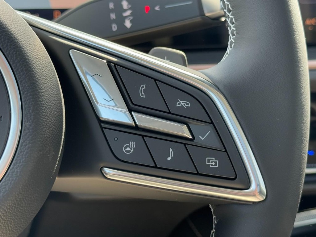 Buick Envision Vehicle Image 12