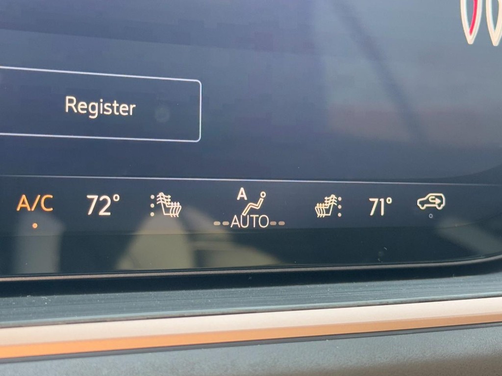 Buick Envision Vehicle Image 13