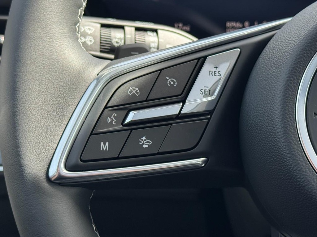 Buick Envision Vehicle Image 11