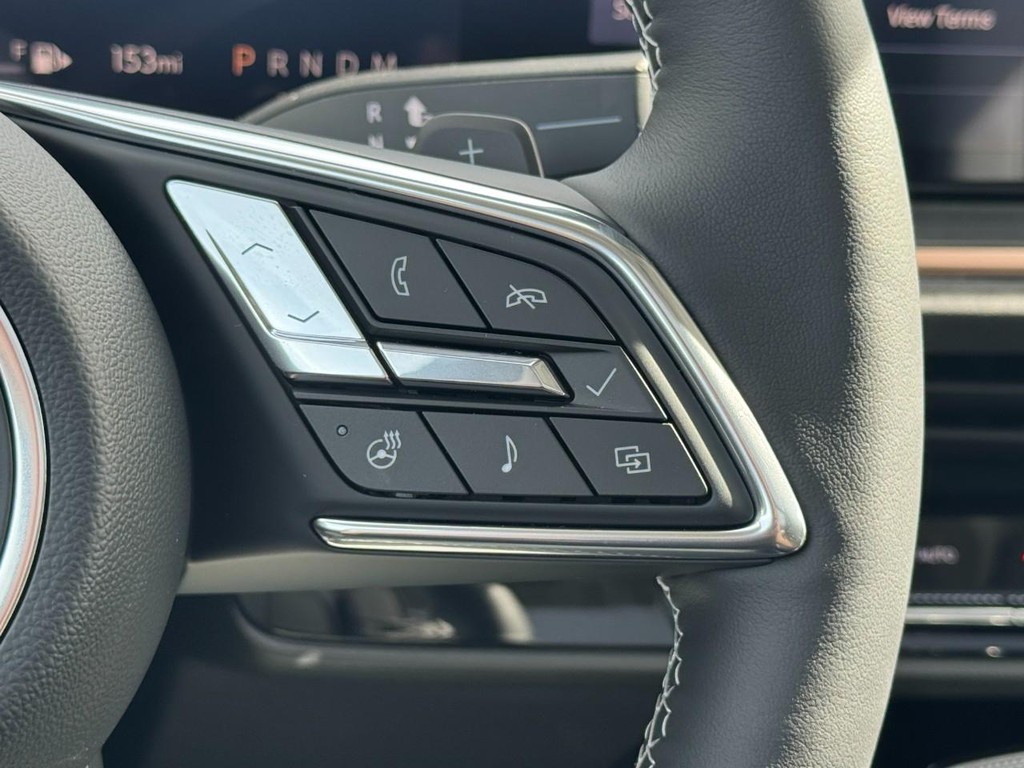 Buick Envision Vehicle Image 12