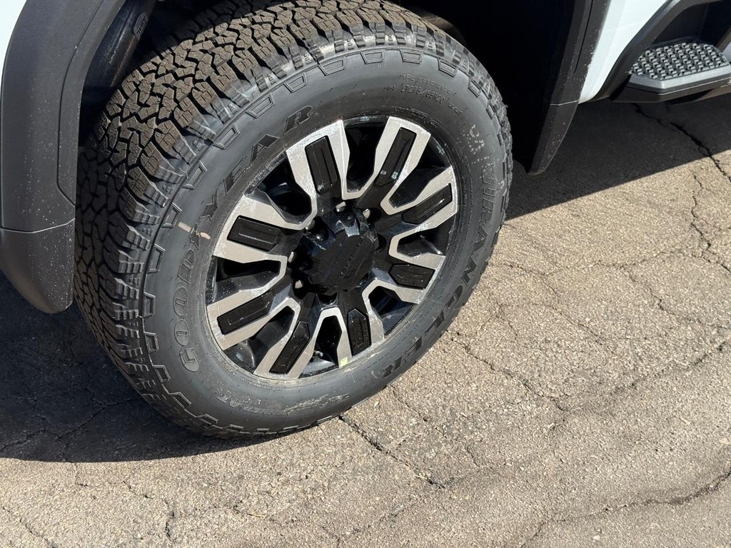 GMC Sierra 2500HD Vehicle Image 04