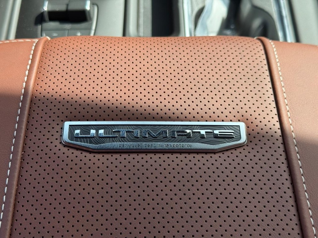 GMC Sierra 2500HD Vehicle Image 11