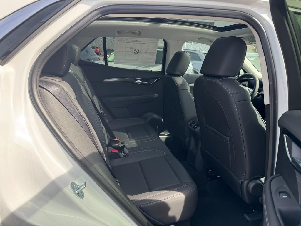 Buick Envision Vehicle Image 05