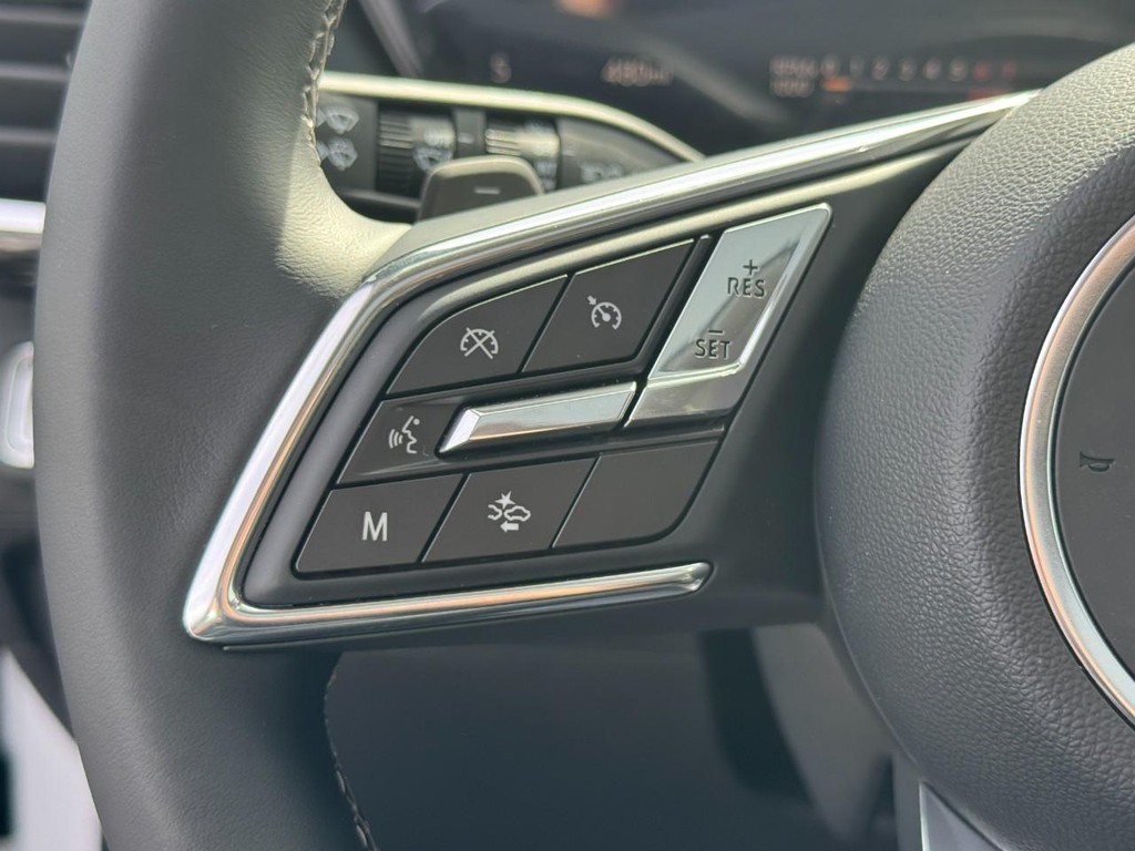 Buick Envision Vehicle Image 11