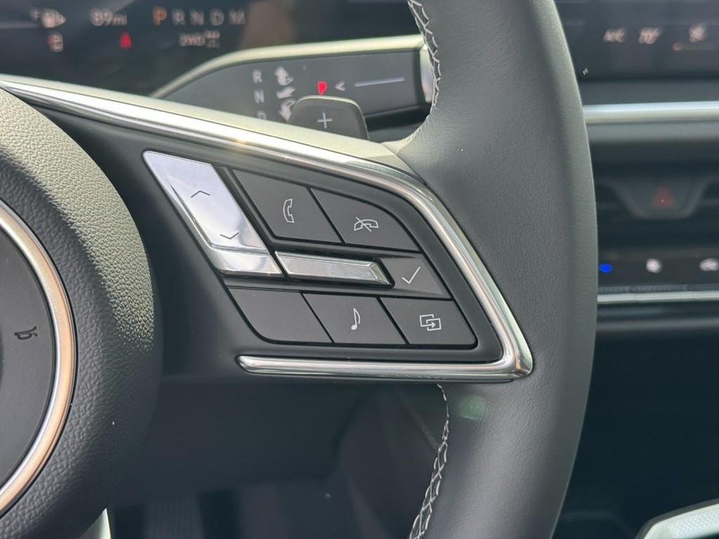 Buick Envision Vehicle Image 12