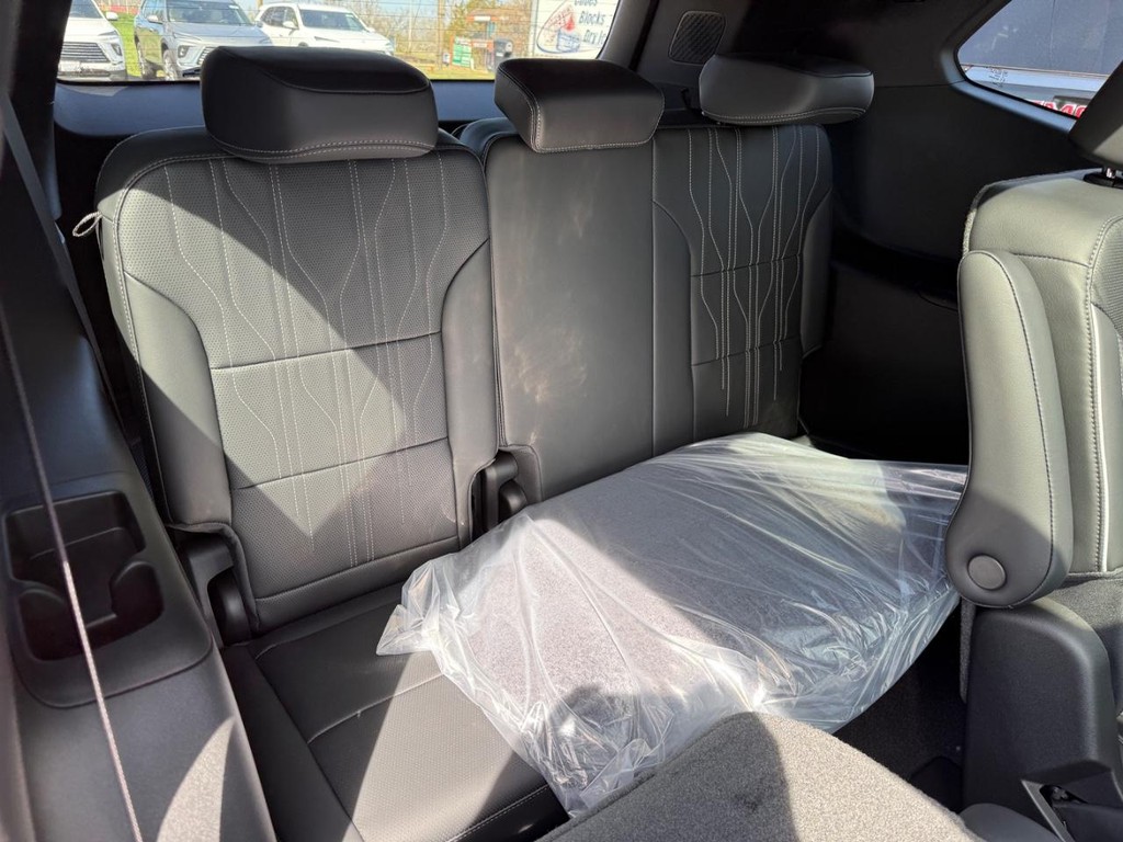 Buick Enclave Vehicle Image 05