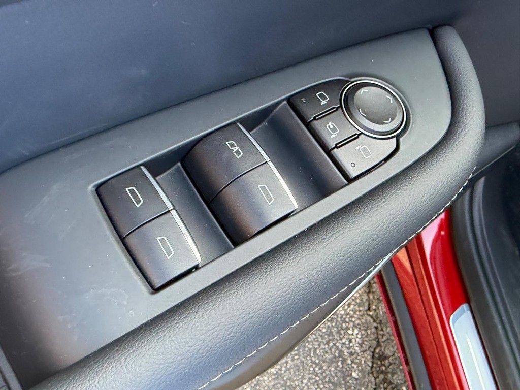 Buick Enclave Vehicle Image 10