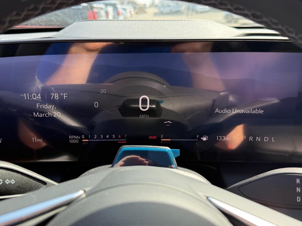 Buick Enclave Vehicle Image 16