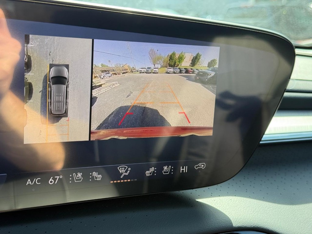 Buick Enclave Vehicle Image 17