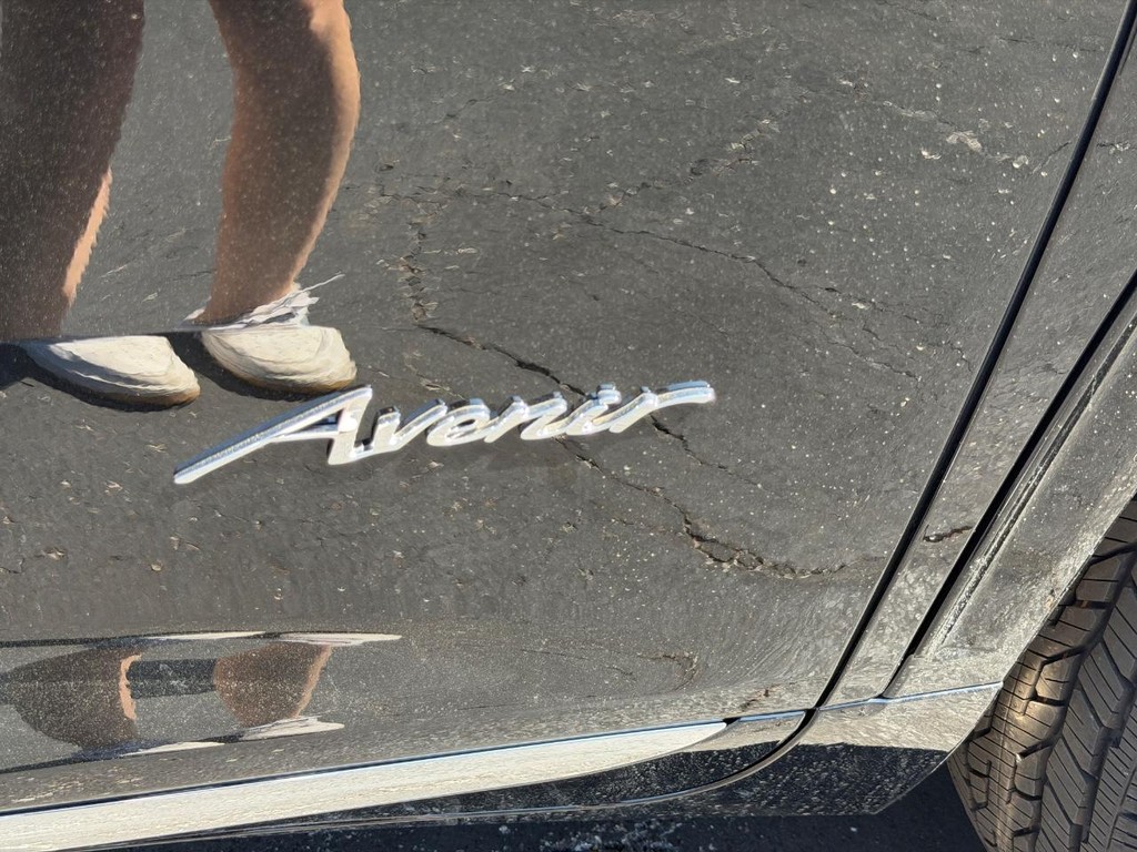 Buick Enclave Vehicle Image 05