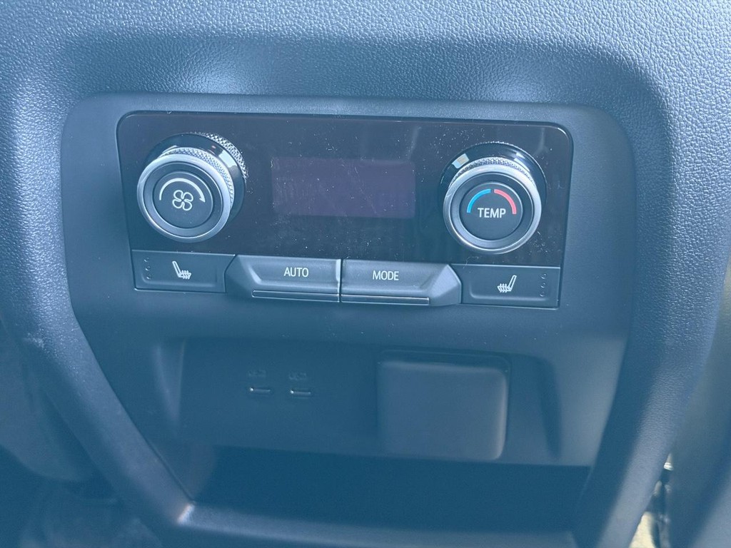 Buick Enclave Vehicle Image 12