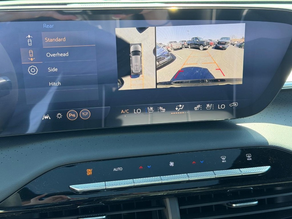 Buick Enclave Vehicle Image 17