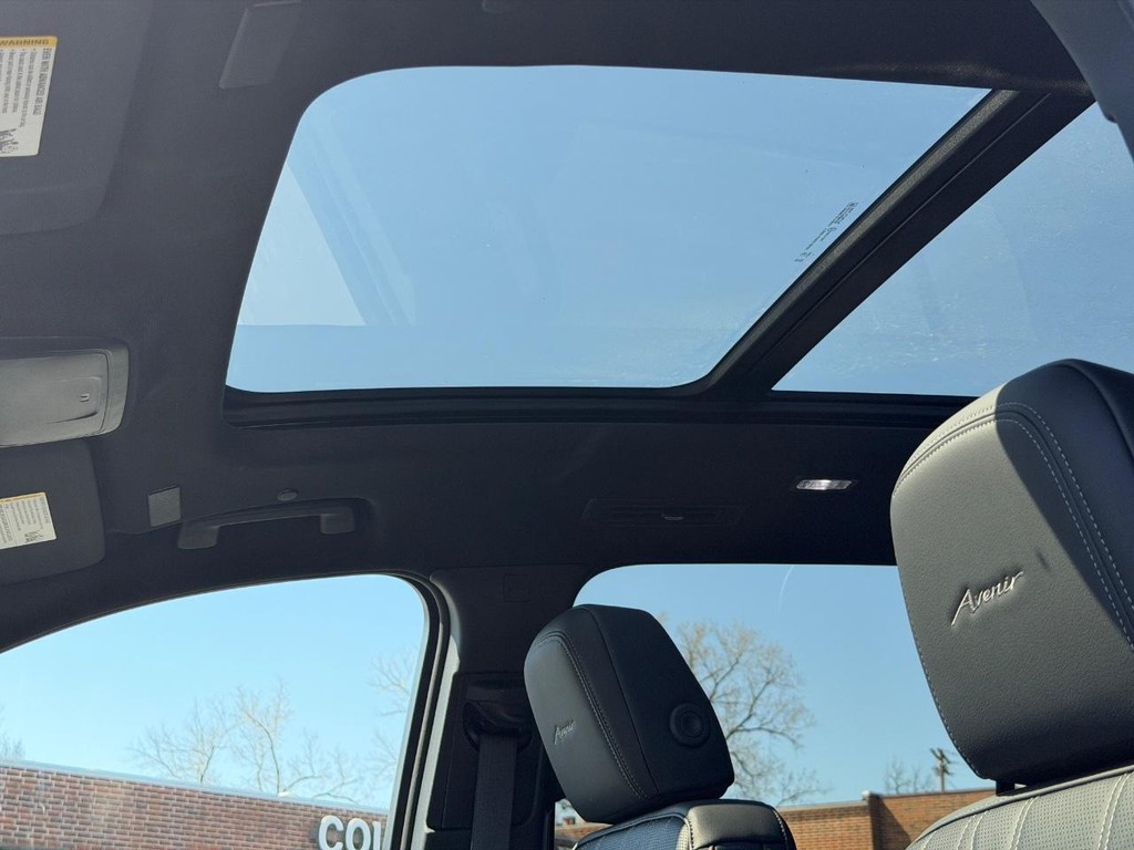 Buick Enclave Vehicle Image 18