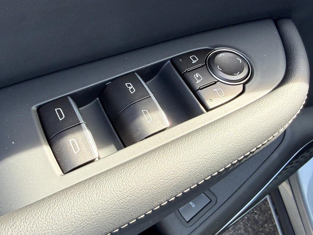 Buick Enclave Vehicle Image 09