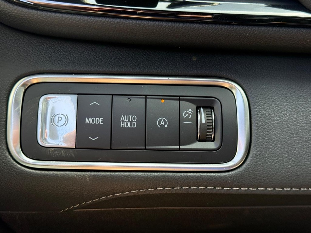 Buick Enclave Vehicle Image 12