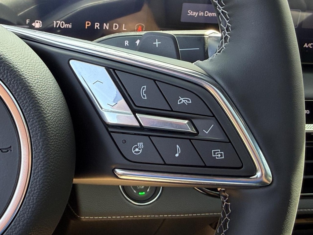 Buick Enclave Vehicle Image 14