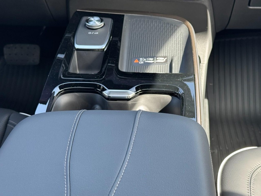 Buick Enclave Vehicle Image 09