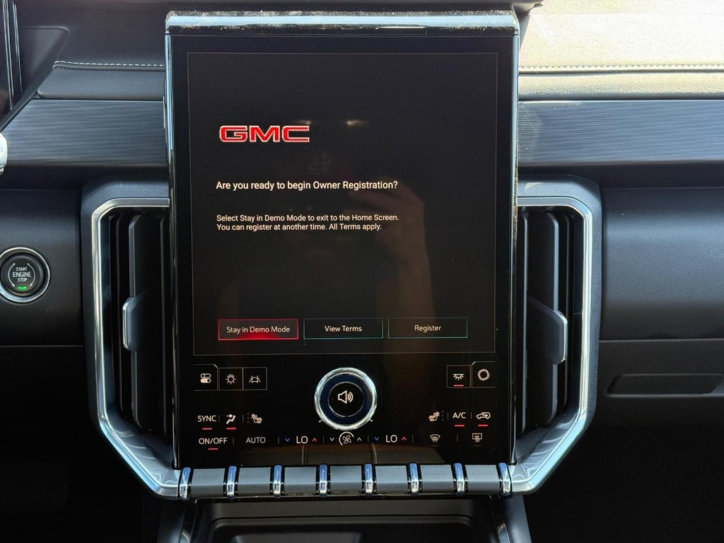 GMC Acadia Vehicle Image 10