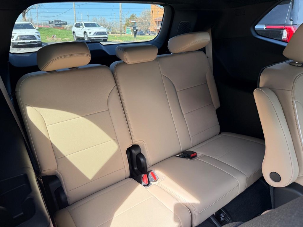 Buick Enclave Vehicle Image 05