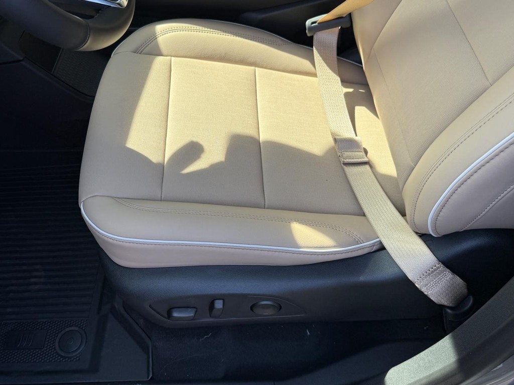 Buick Enclave Vehicle Image 12