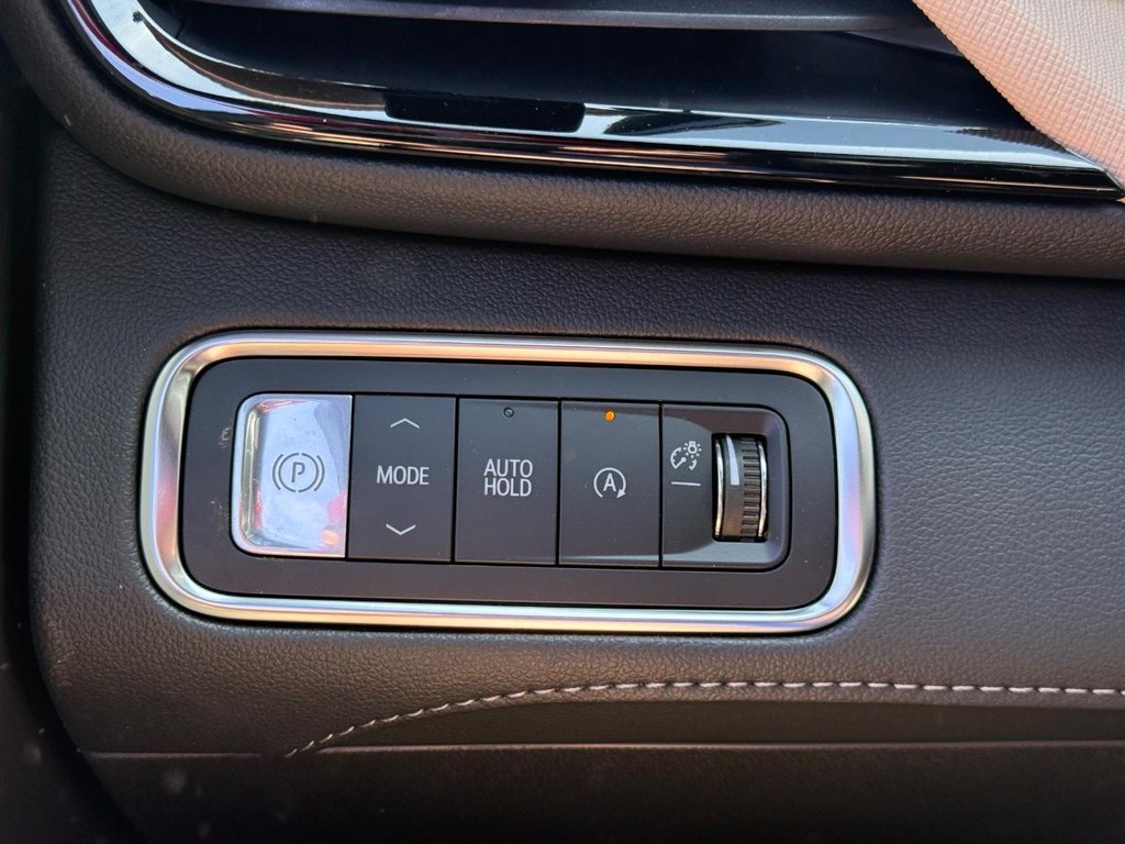 Buick Enclave Vehicle Image 13