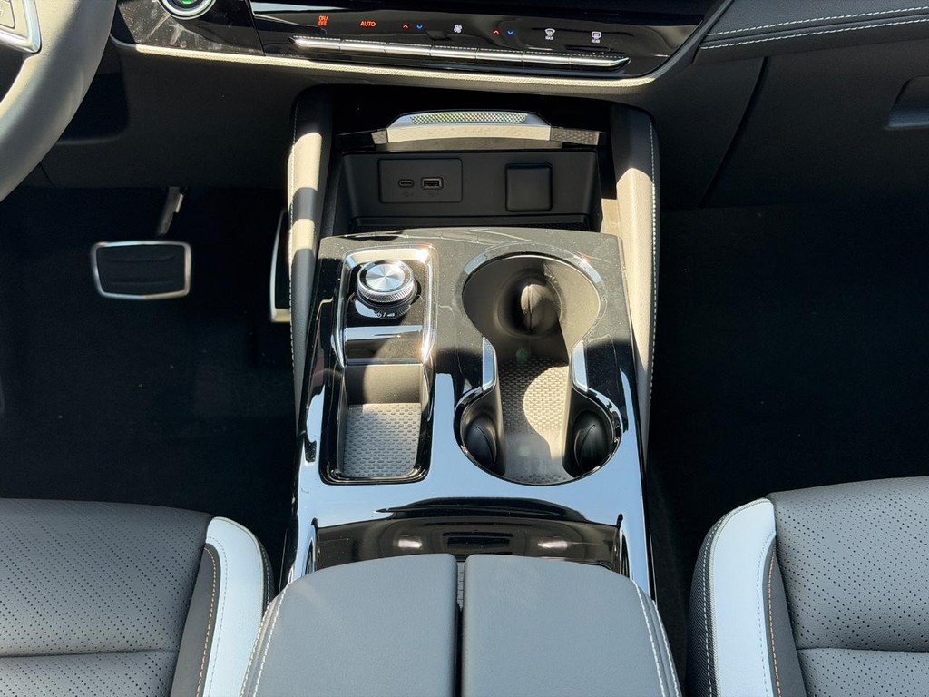 Buick Envision Vehicle Image 09