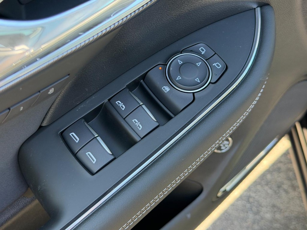 Buick Envision Vehicle Image 10