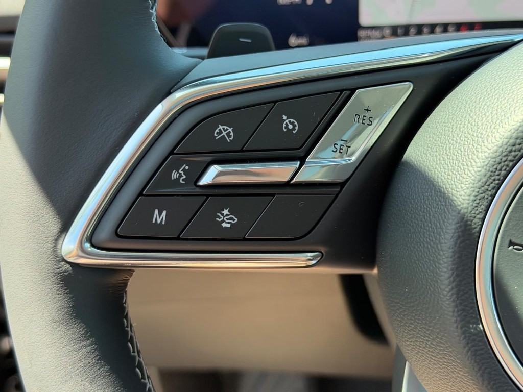 Buick Envision Vehicle Image 12