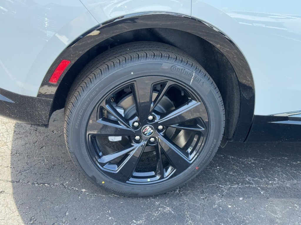 Buick Envision Vehicle Image 04