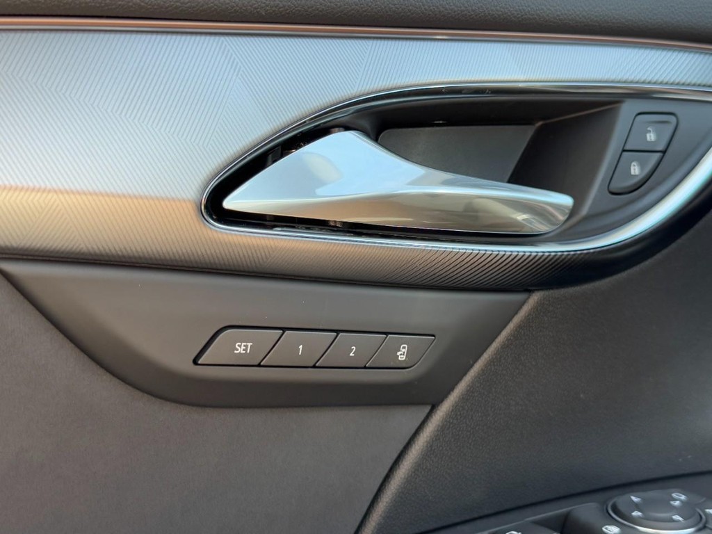 Buick Envision Vehicle Image 10