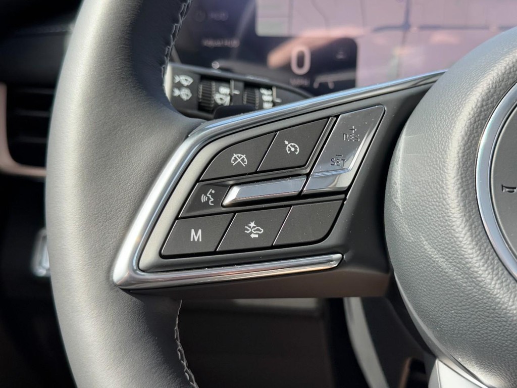 Buick Envision Vehicle Image 11