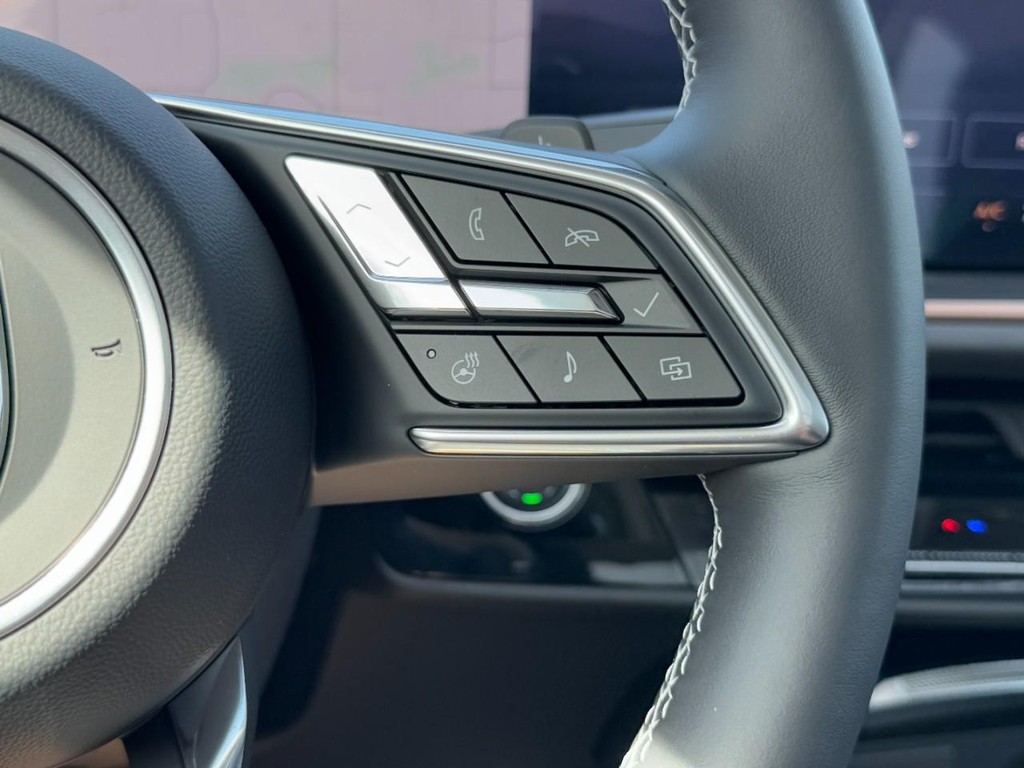 Buick Envision Vehicle Image 12