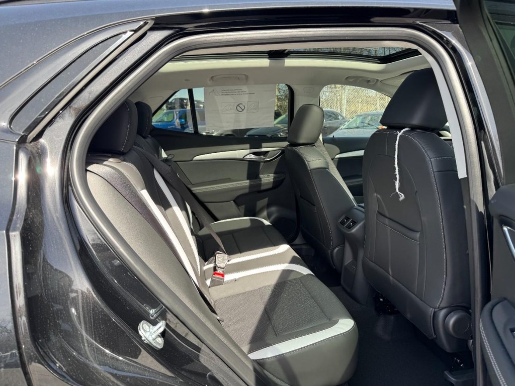 Buick Envision Vehicle Image 05