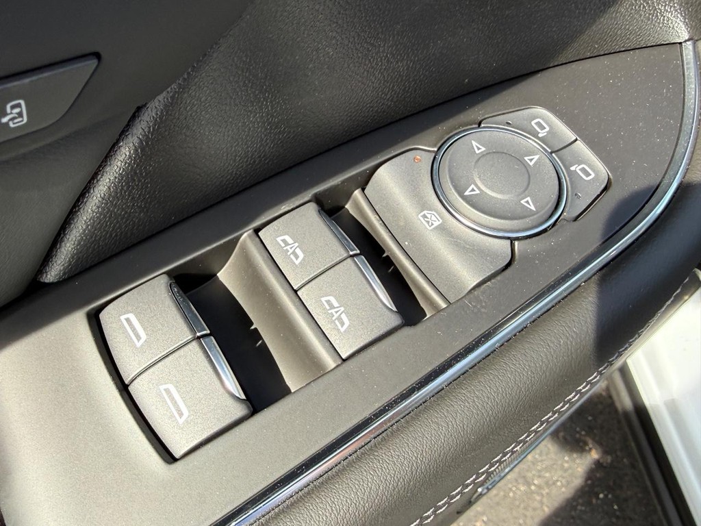 Buick Envision Vehicle Image 09