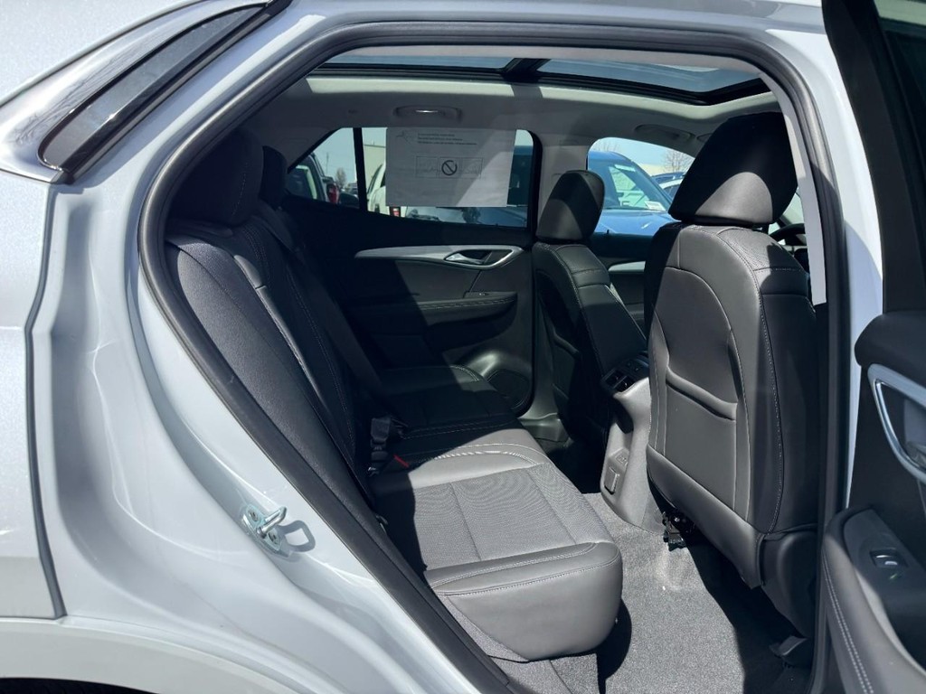 Buick Envision Vehicle Image 05