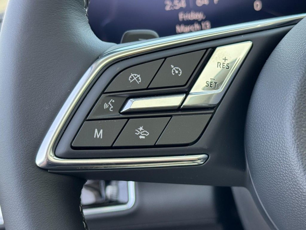 Buick Envision Vehicle Image 11