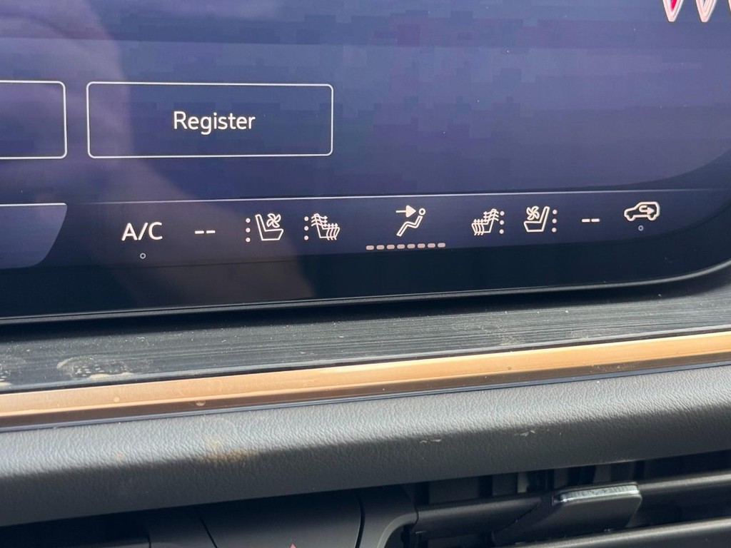 Buick Envision Vehicle Image 13