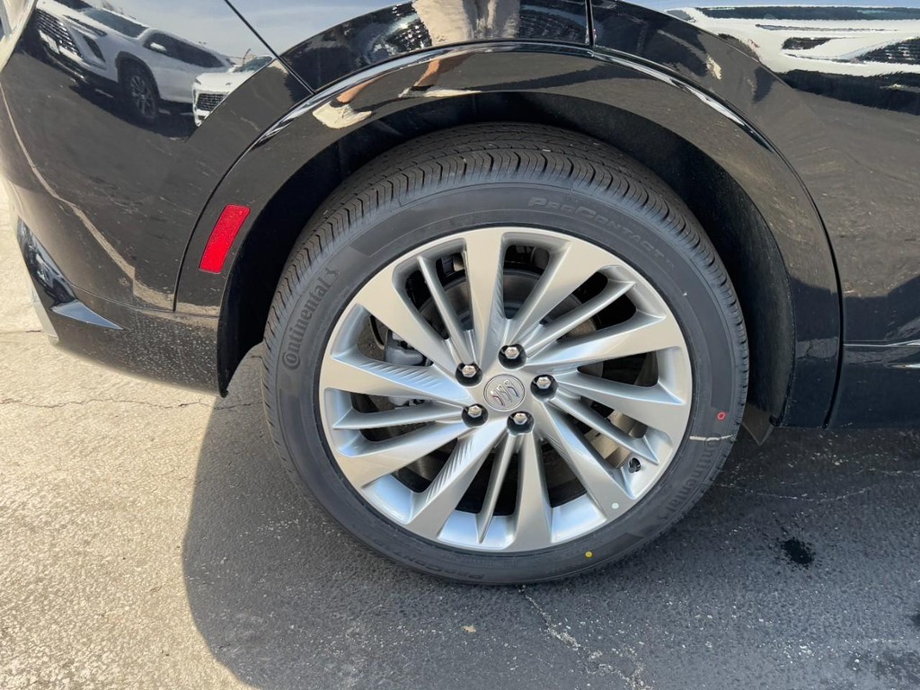 Buick Envision Vehicle Image 04