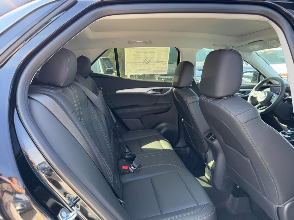 Buick Envision Vehicle Image 05