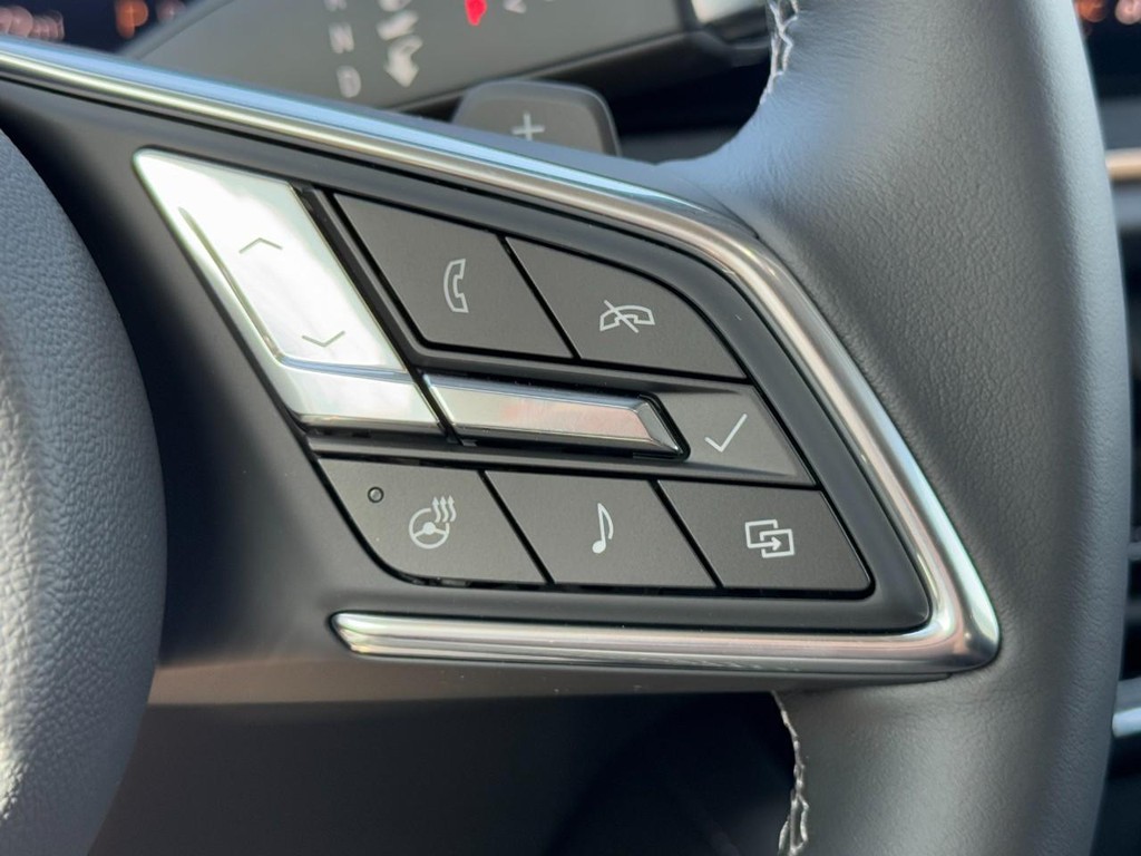 Buick Envision Vehicle Image 11