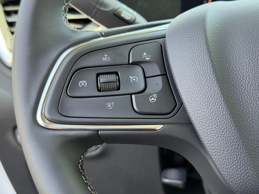 Buick Encore GX Vehicle Image 10