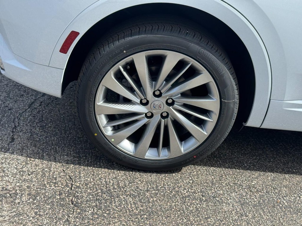 Buick Envision Vehicle Image 04