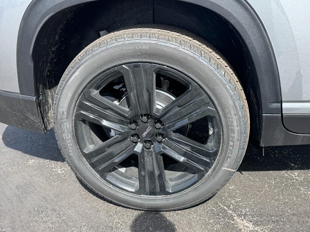 GMC Acadia Vehicle Image 04