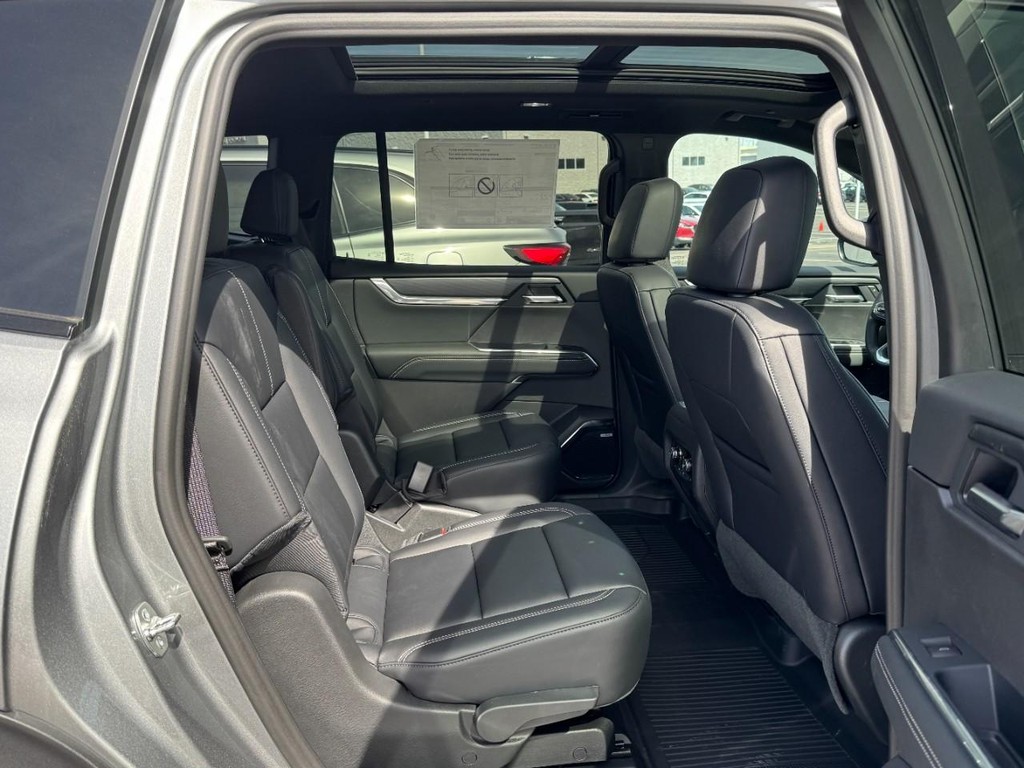 GMC Acadia Vehicle Image 05