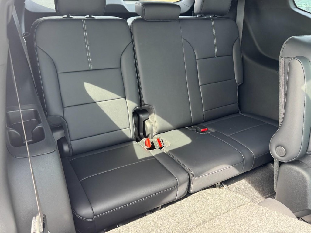 GMC Acadia Vehicle Image 06