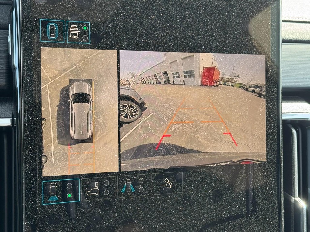 GMC Acadia Vehicle Image 14