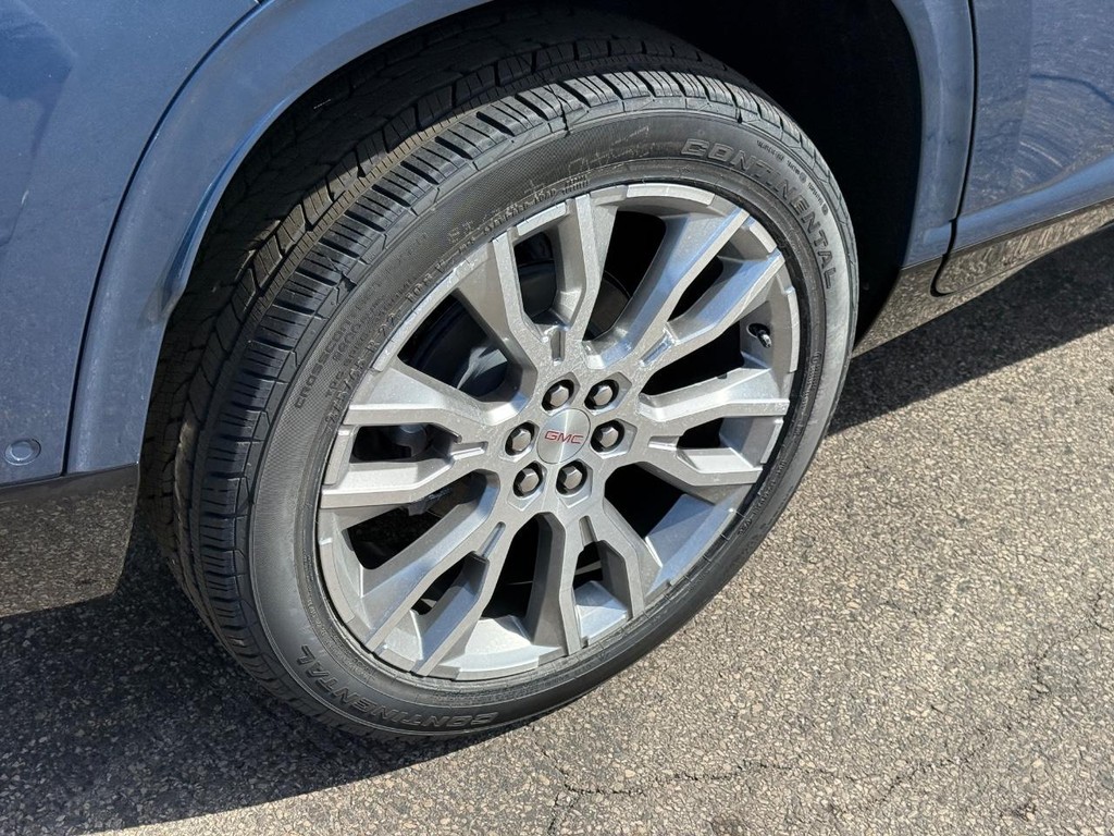 GMC Acadia Vehicle Image 04