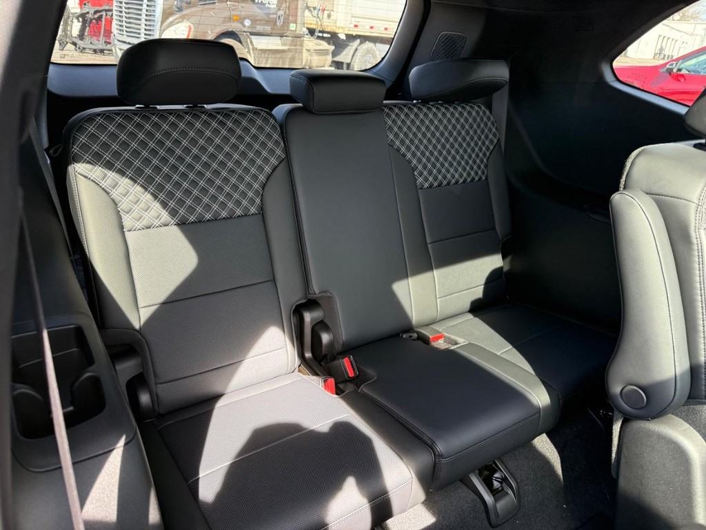 GMC Acadia Vehicle Image 05