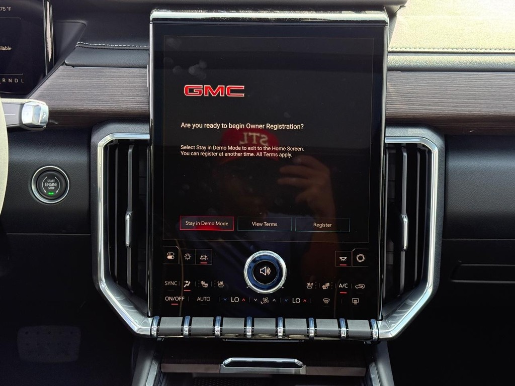 GMC Acadia Vehicle Image 09