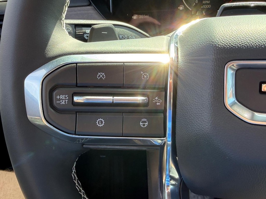 GMC Acadia Vehicle Image 13